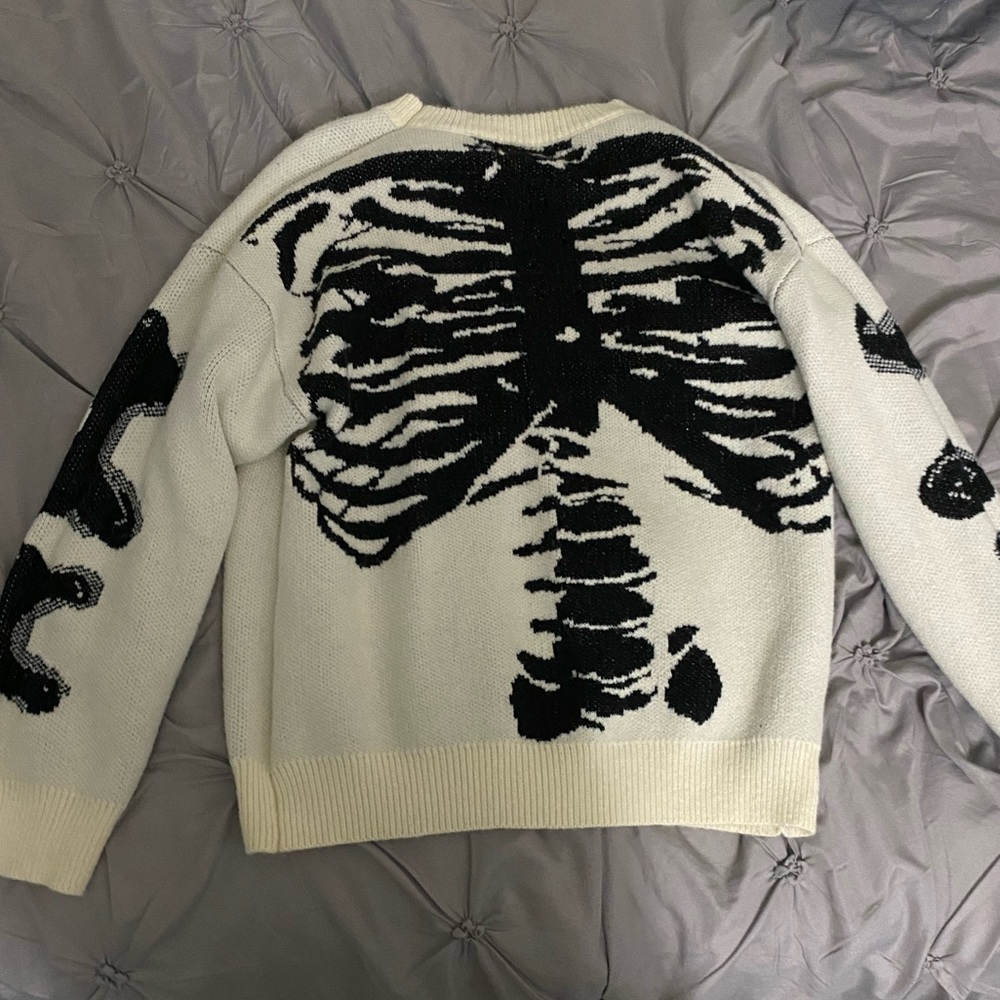 🔥AELFRIC EDEN SWEATSHIRT S SIZE🔥